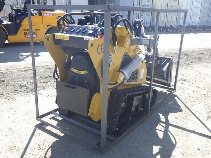 2026-agt-mx-crt23-skid-steer-track-loader-image-3