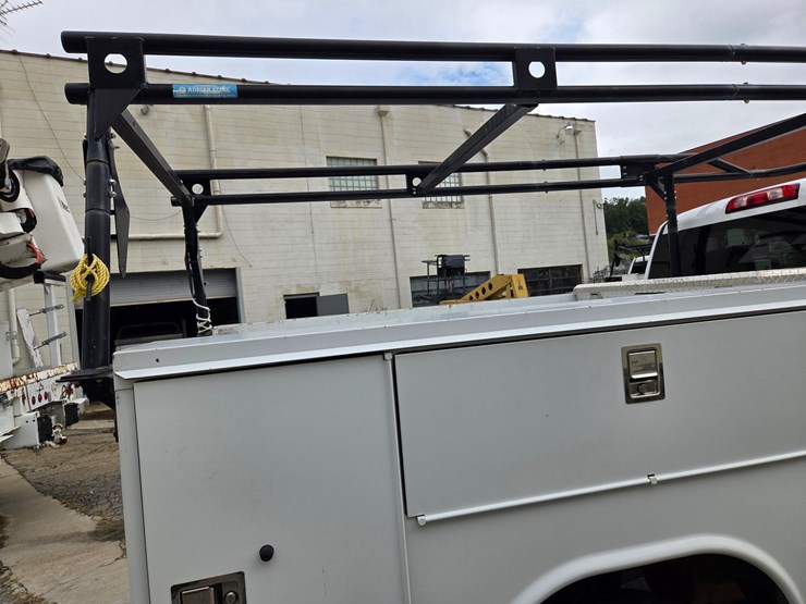 #5-•-2020-chevrolet-2500-service-truck-/-vin:-1gb0wle7xlf295314-/-74,095-miles-image-17