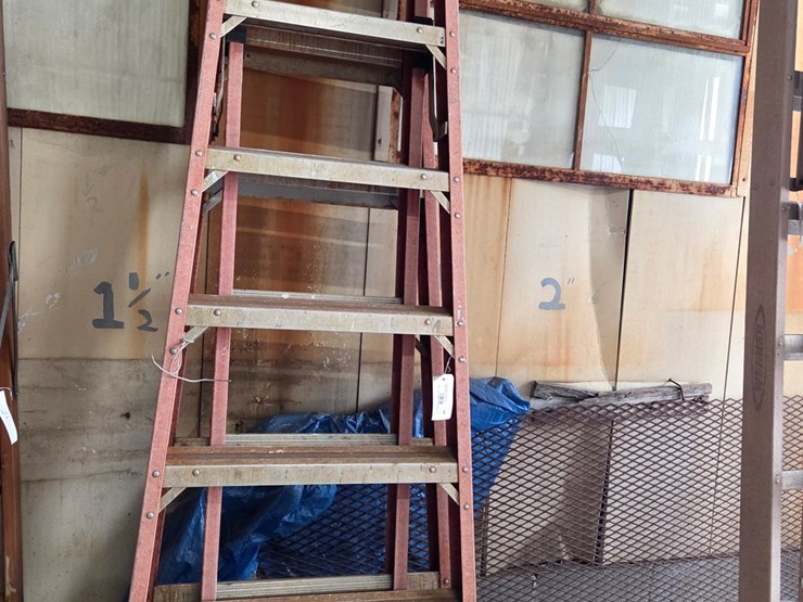 #18-•-8-ft-"a"-ladder-with-8-ft-extension-image-1