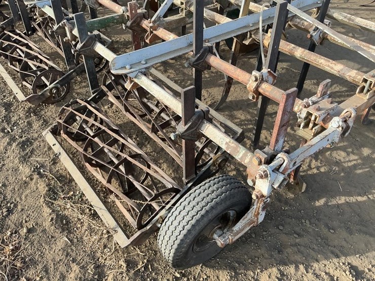 custom-3-pt-3-row-60"-cultivator-image-12