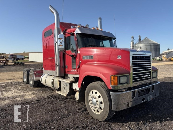 2012-mack-pinnacle-chu613-image-7