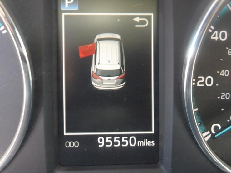 2016-toyota-rav4-xle-image-17