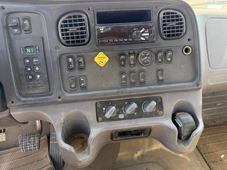 2018-freightliner-m2-t/a-dump-truck-image-58
