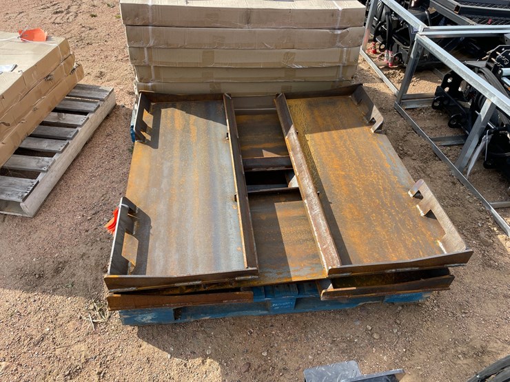 #4133-•-landhonor-skid-steer-universal-adapter-plate-image-2