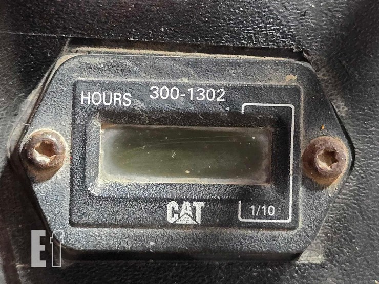 2005-caterpillar-236b-image-13
