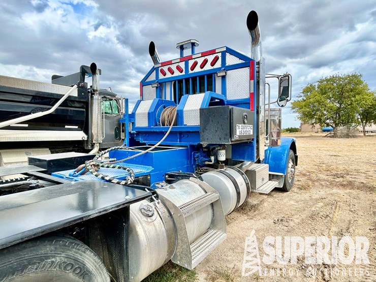 2019-peterbilt-389-t/a-winch-truck-w/-day-cab-image-16
