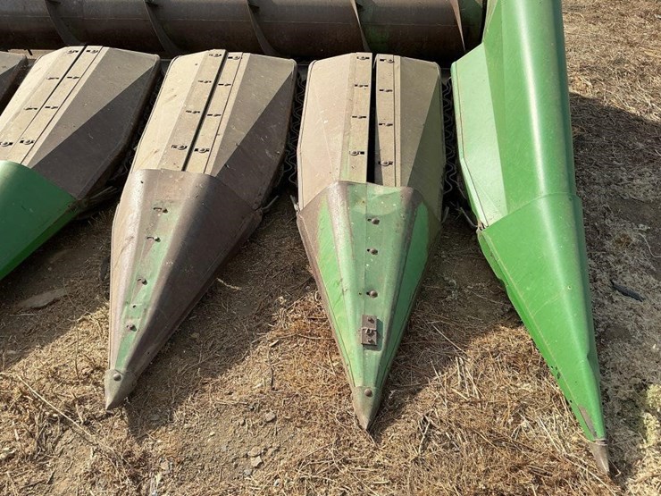 john-deere-853a-8-row-corn-header-image-12