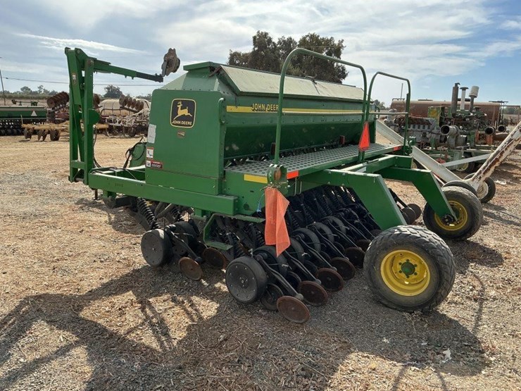 john-deere-1560-14'-pull-grain-drill-image-5