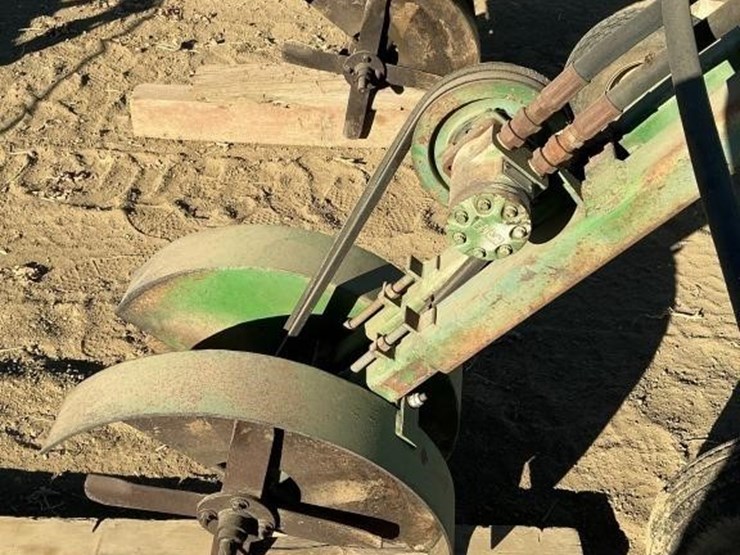 pickett-3-pt-3-row-60"-hyd.-vine-trimmer-image-11