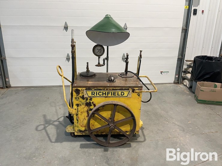 richfield-antique-portable-lube-cart-image-2
