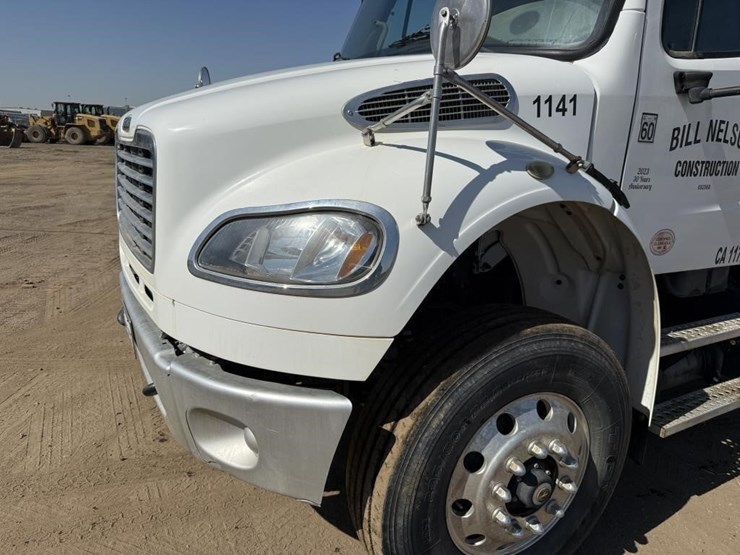 2018-freightliner-m2-t/a-dump-truck-image-11