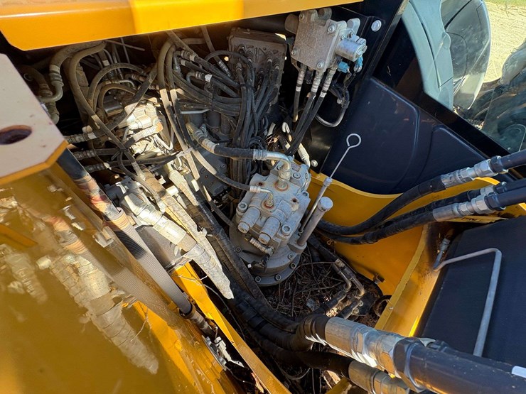 2022-john-deere-200g-excavator-(2,224-hours)-image-33