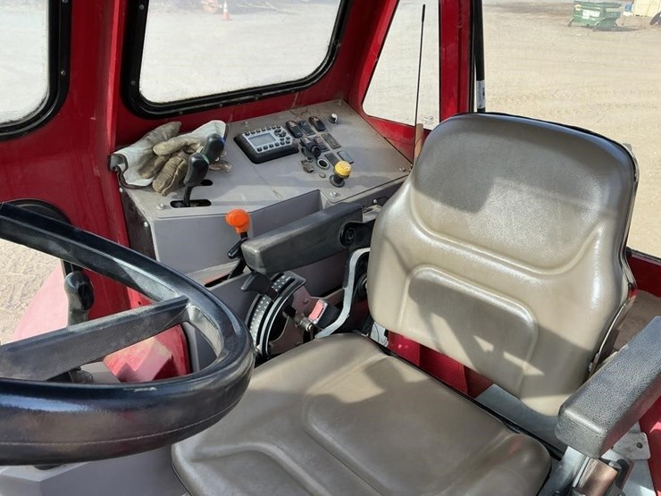 case-ih-120c-tractor,-mfwd,-1-owner-image-22