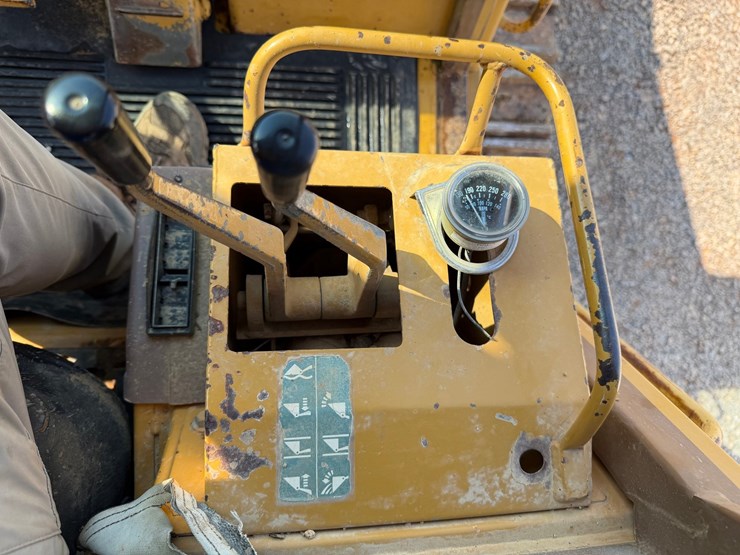 #4088-•-caterpillar-963-crawler-loader-image-77