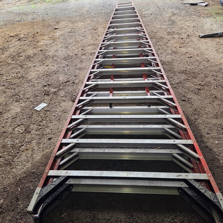 #15 • 16 ft "A" ladder with 10 ft extension