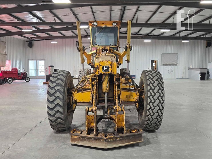 1979-deere-772a-image-7