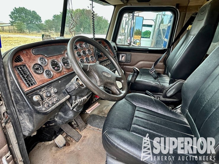 2004-peterbilt-379-t/a-dump-truck-image-7