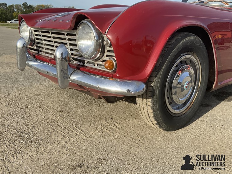 1964-triumph-tr4-2-door-convertible-image-11