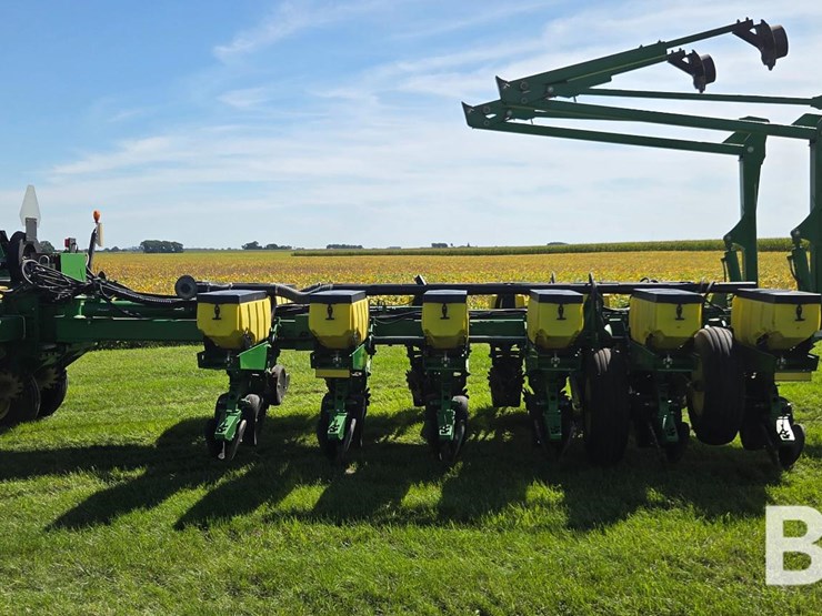 2005-john-deere-1770nt-planter-image-4
