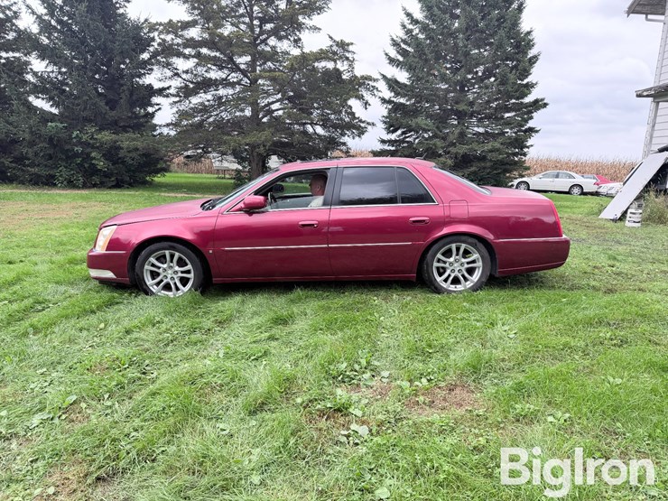 2008-cadillac-dts-performance-sedan-image-8