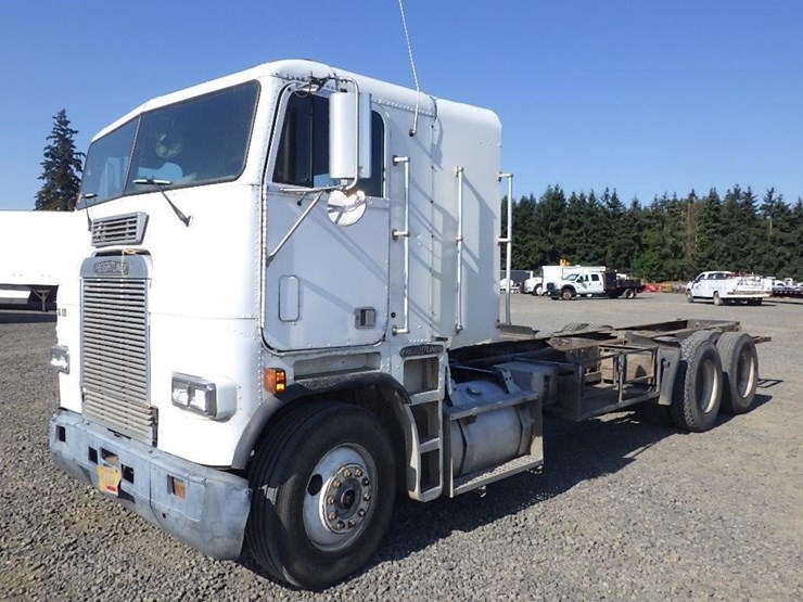 1991-freightliner-fla086-24'-3-axle-cab-&-chassis-image-1