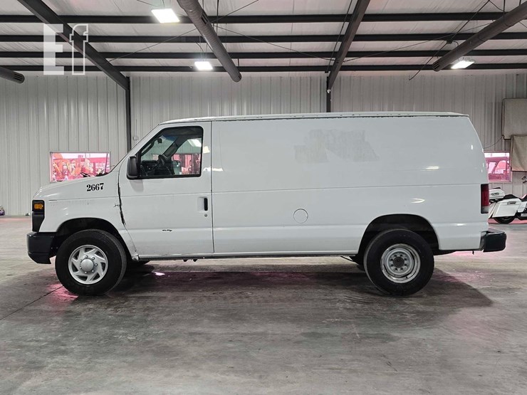 2013-ford-e250-image-5