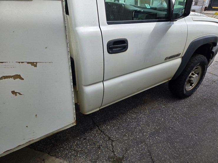 #8-•-2007-chevrolet-2500-service-truck-/-269,772-miles-image-22