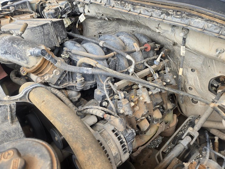 2021-ford-f350-image-24