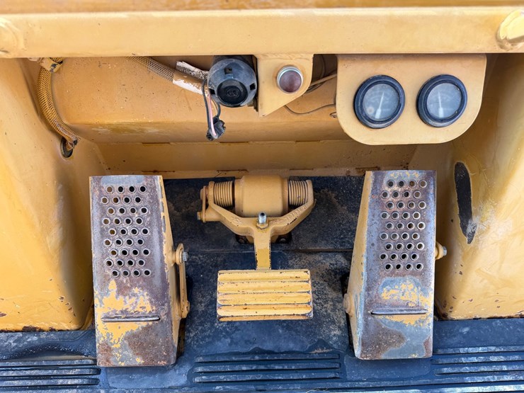 #4088-•-caterpillar-963-crawler-loader-image-74