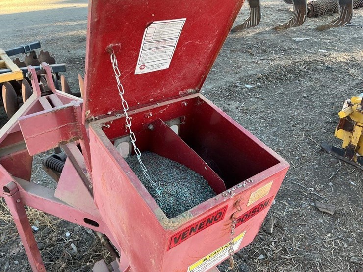 elston-3-pt-single-row-gopher-baiter-image-6