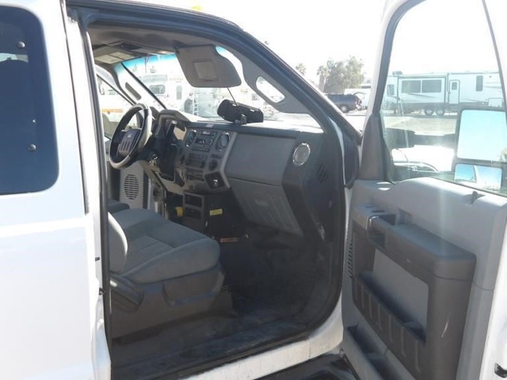 2015-ford-f450-xlt-image-24