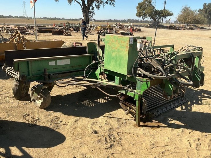 pickett-t-660-5'-3-pt-hyd.-vine-diverter-image-2