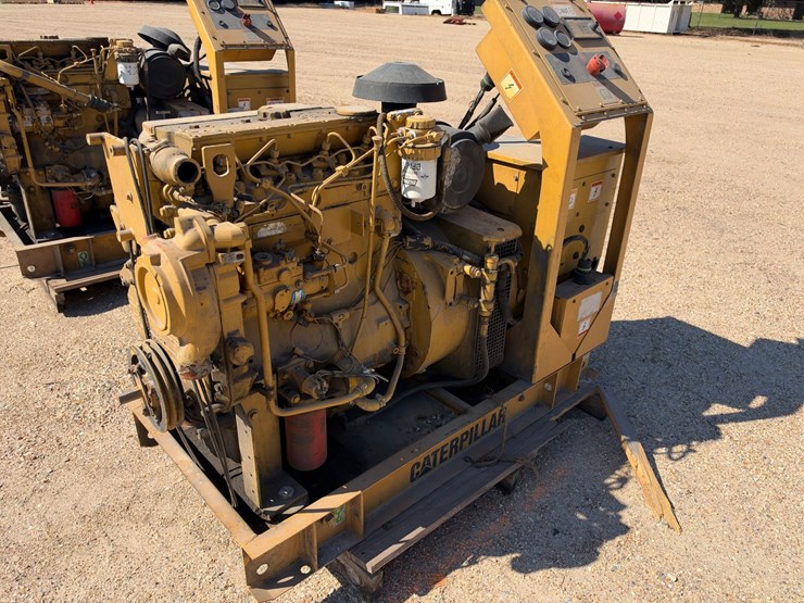 #46908-•-2003-caterpillar-3054t-image-2