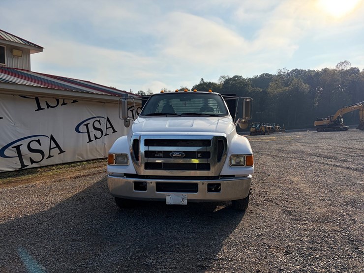 #4552-•-ford-f-650-flatbed-truck-image-8