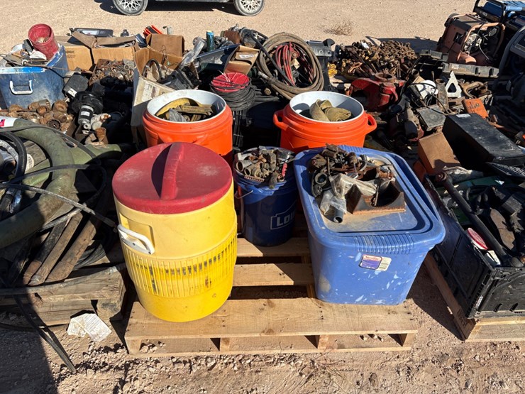 (3-pallets)-w/-water-coolers,-hydraulic-&-gas-hoses,-ratchet-straps,-slip-dies,-flanges,-etc.-image-8