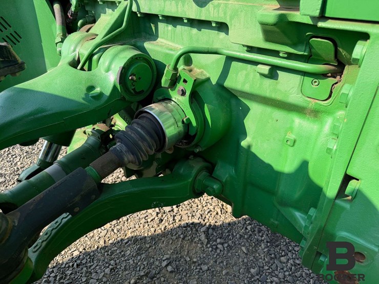 2011-john-deere-8335r-tractor-image-25