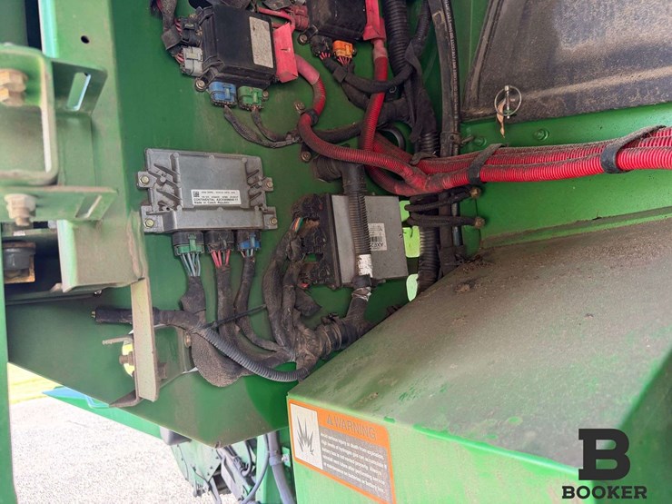 2012-john-deere-s670-combine-image-86