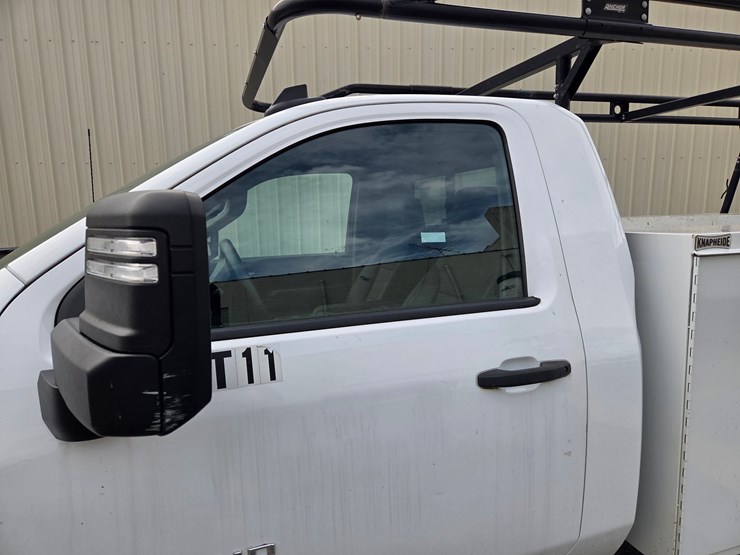 #6-•-2022-chevrolet-2500-service-truck-/-vin:-1gbowle71nf140105-/-68.050-image-5