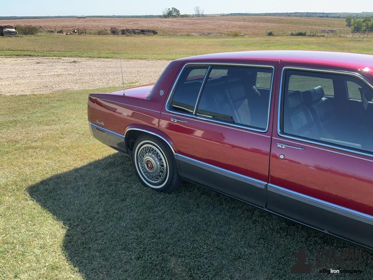 1989-cadillac-sedan-deville-car-image-14