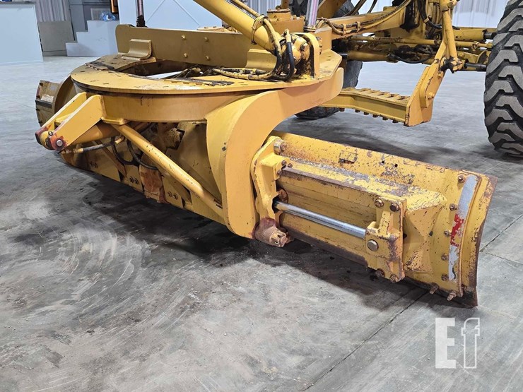2004-caterpillar-143h-image-11