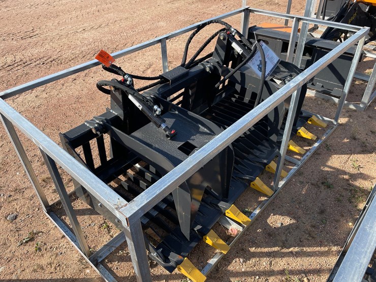 #4077-•-landhonor-hydraulic-rock-bucket-attachment-image-7