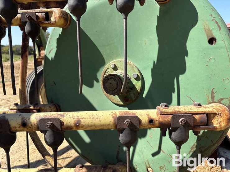 john-deere-660-rake-image-18