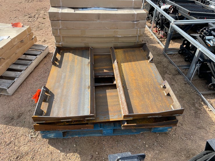 #4135-•-landhonor-skid-steer-universal-adapter-plate-image-3