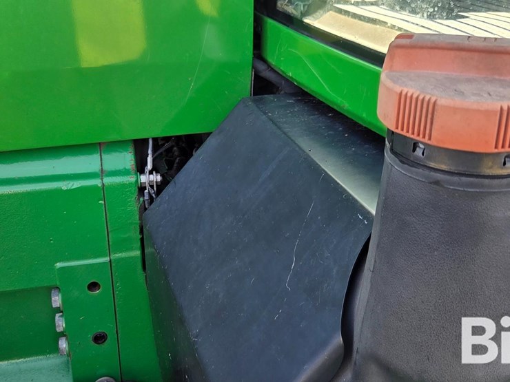 1995-john-deere-8100-mfwd-tractor-image-19