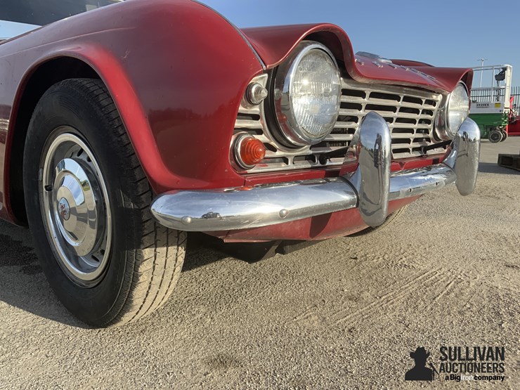1964-triumph-tr4-2-door-convertible-image-9