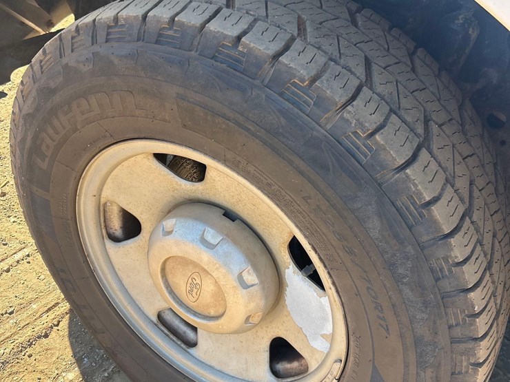 2005-ford-f250-xl-super-duty-s/a-regular-cab-sevice-truck-image-12