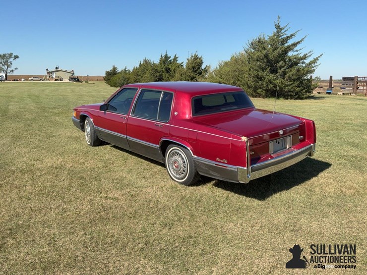 1989-cadillac-sedan-deville-car-image-7