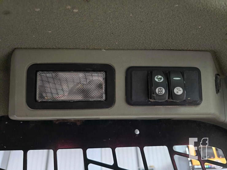 2019-caterpillar-259d-image-12