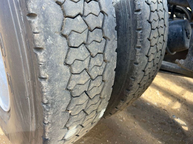 2016-international-prostar+-122-tandem-axle-day-cab-truck-tractor-–-cummins-isx15-diesel-(530,432-mi-image-38