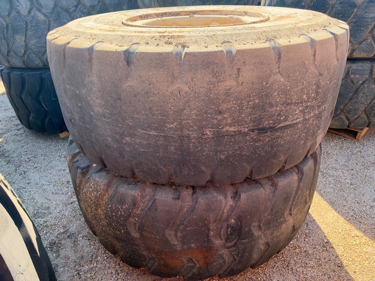 #41535-•-(2)-23.5r25-equipment-tires-image-2